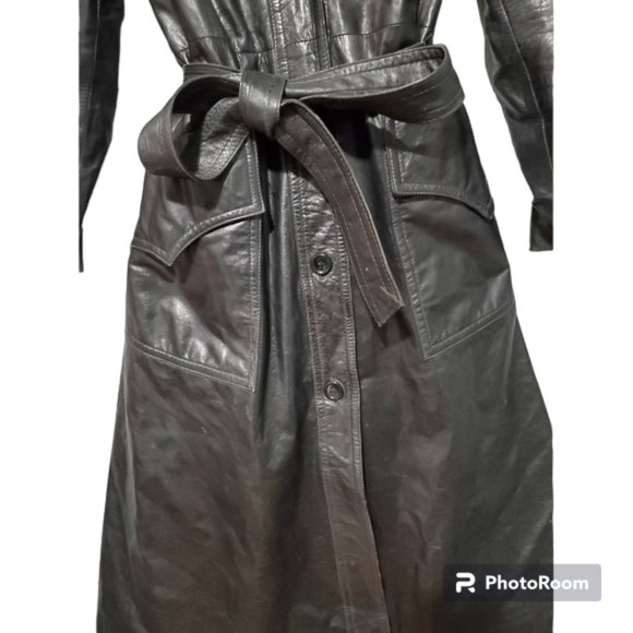 Vintage black Leather jacket, satin lining, midi lenth size small - Picture 4 of 6